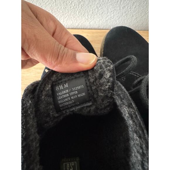 Eddie Bauer “Valerie” Black Suede Leather Chukka Ankle Boots Fur Lined 8.5 - Picture 10 of 10